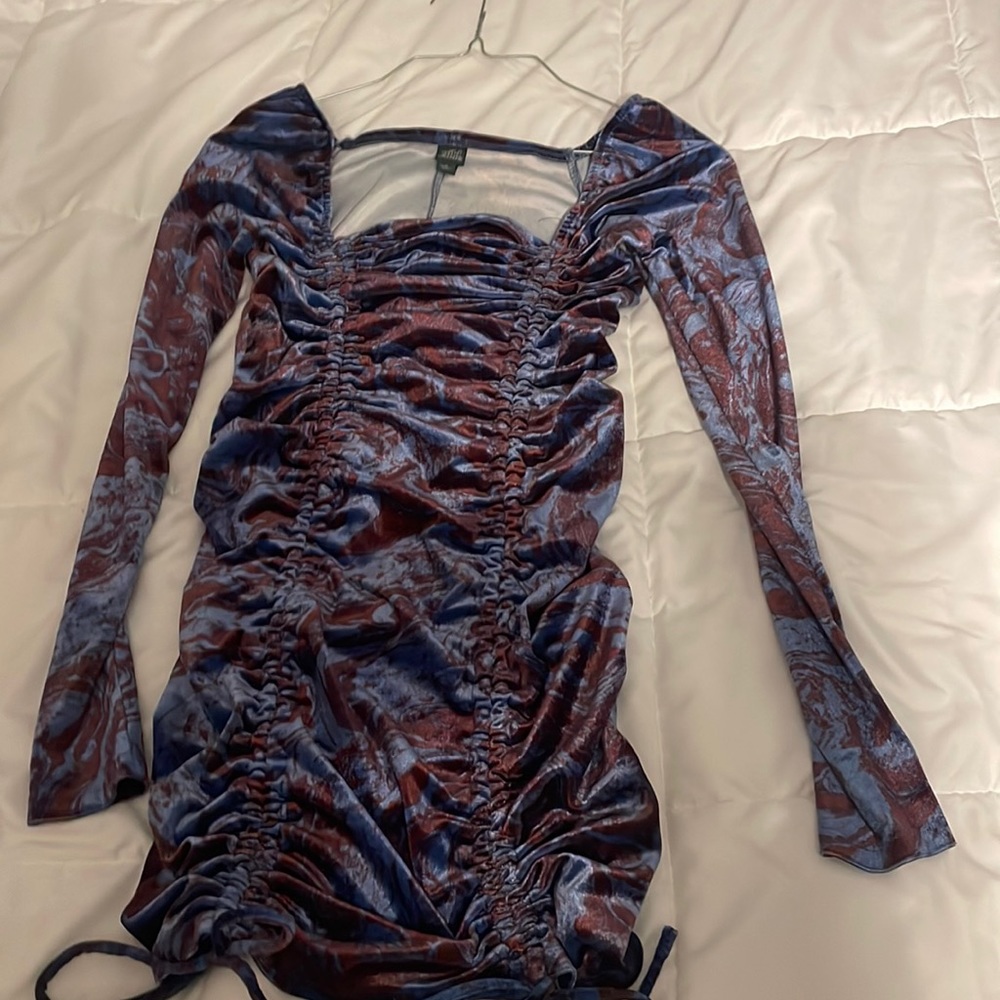 Size small mini dresss beautiful colors, only worn once MAKE OFFERS